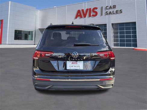 Used 2024 Volkswagen Tiguan S image 9