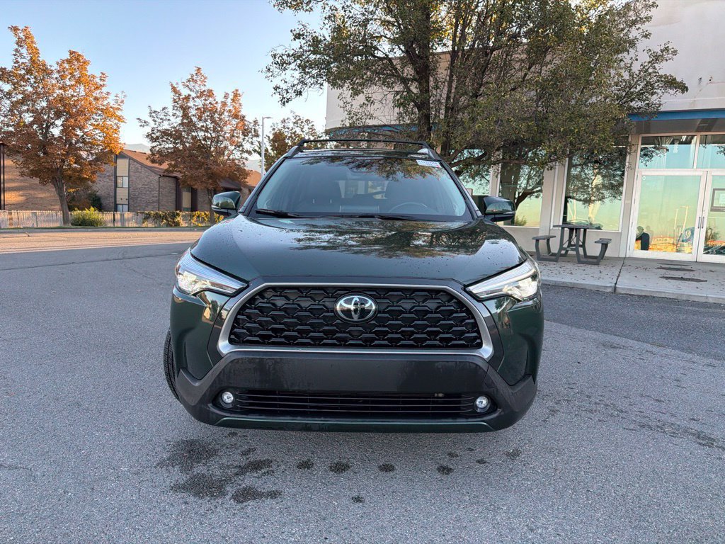 Used 2024 Toyota Corolla Cross XLE w/ Convenience Package AWD/4WD image 2