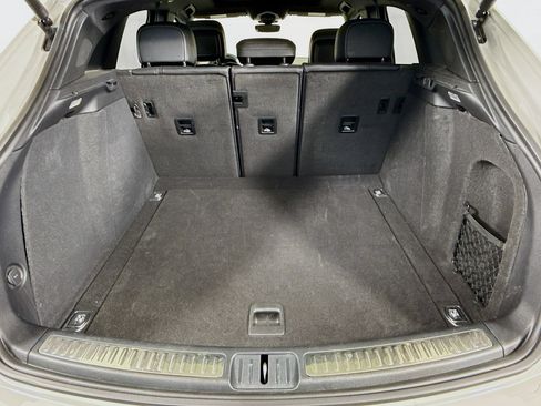 Certified 2023 Porsche Macan Turbo AWD/4WD image 25