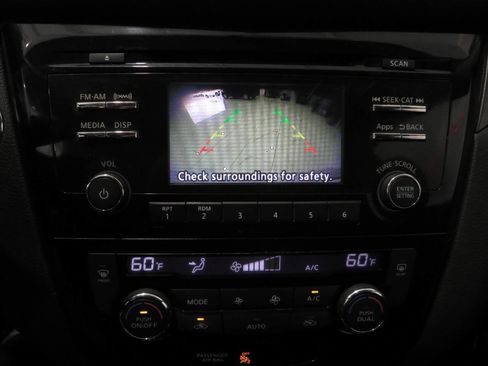 Used 2016 Nissan Rogue SV w/ SV Moonroof Package AWD/4WD image 20