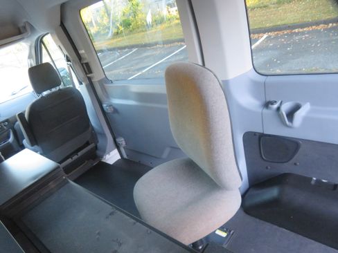 Used 2018 Ford Transit 150 XLT image 24