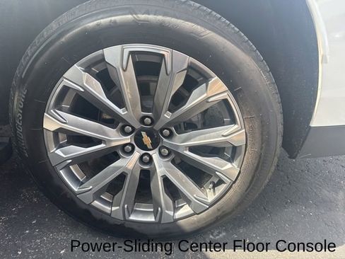 Used 2025 Chevrolet Suburban High Country AWD/4WD image 29