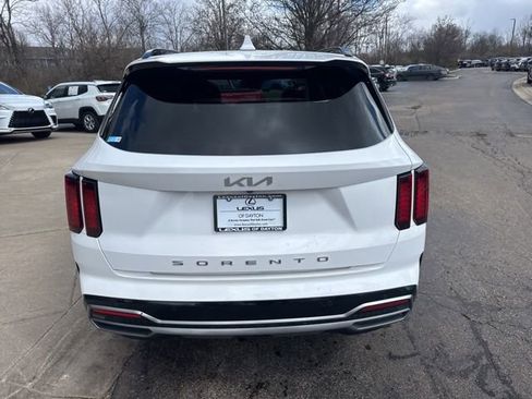 Used 2022 Kia Sorento S w/ Panoramic Sunroof Package image 4