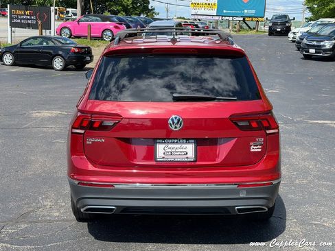 Used 2018 Volkswagen Tiguan SE AWD/4WD image 35