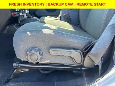 Used 2025 Jeep Wrangler Unlimited Rubicon image 20