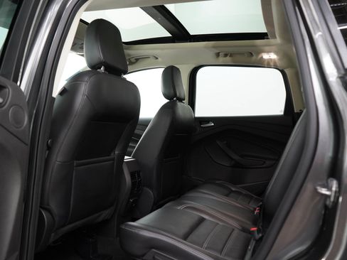 Used 2019 Ford Escape Titanium AWD/4WD image 18