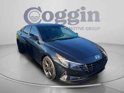 Used 2022 Hyundai Elantra SEL FWD image 5