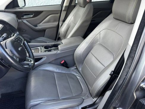 Used 2017 Jaguar F-PACE R-Sport image 7