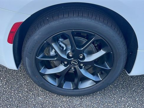 New 2025 Chrysler Pacifica Limited image 9