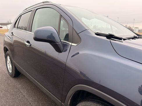Used 2018 Chevrolet Trax LT w/ Driver Confidence Package image 3