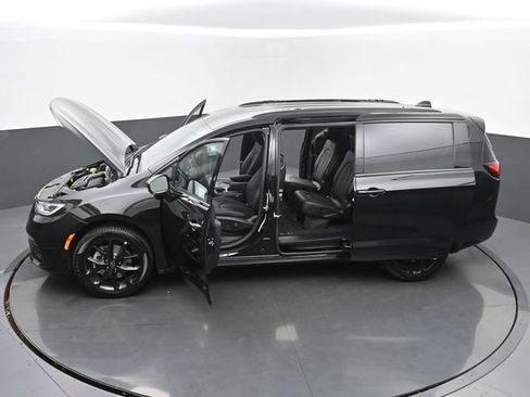 New 2026 Chrysler Pacifica Select w/ S Appearance Package image 64
