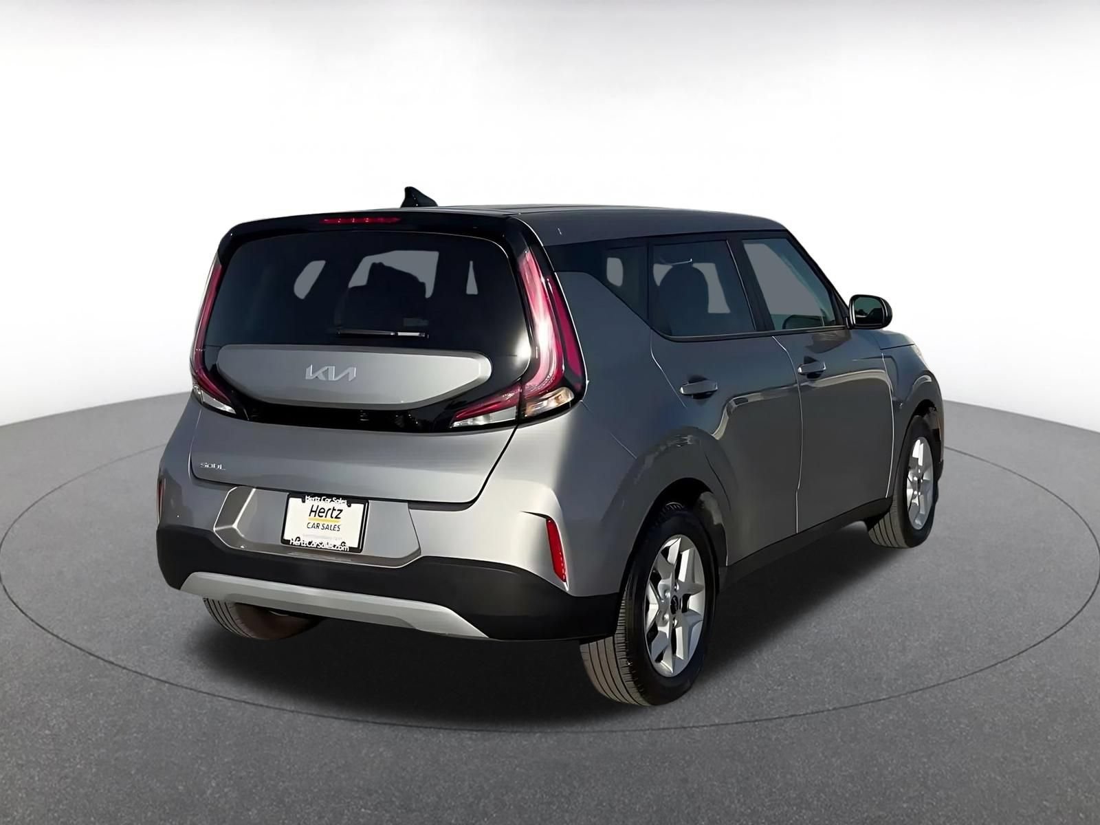 Used 2025 Kia Soul LX w/ LX Technology Package FWD image 13