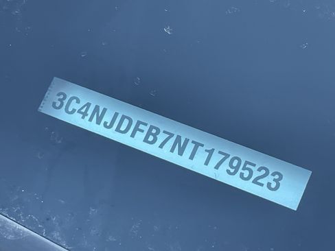 Used 2022 Jeep Compass Latitude image 31