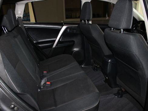 Used 2017 Toyota RAV4 XLE FWD image 30