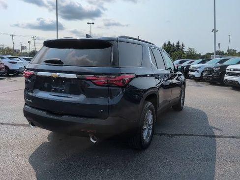 Used 2022 Chevrolet Traverse LT FWD image 7