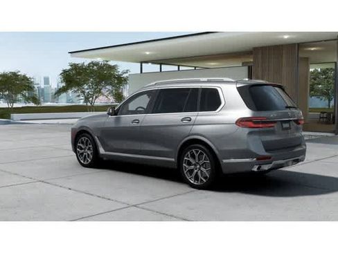 New 2026 BMW X7 xDrive40i w/ Premium Package image 2