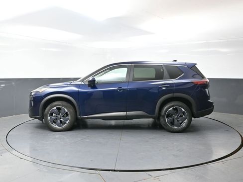 Used 2025 Nissan Rogue SV FWD image 11