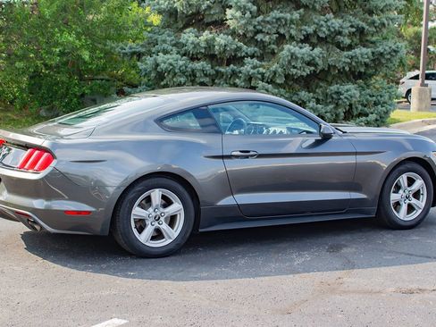 Used 2016 Ford Mustang Coupe RWD image 10