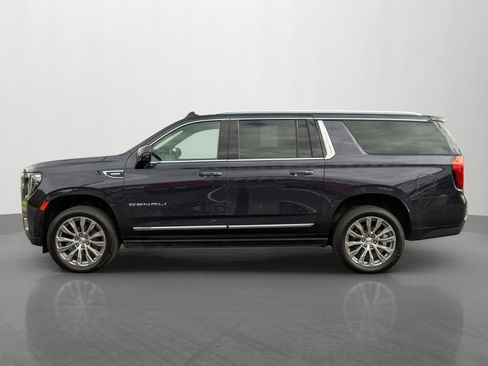 Used 2023 GMC Yukon XL Denali w/ Denali Reserve Package AWD/4WD image 4