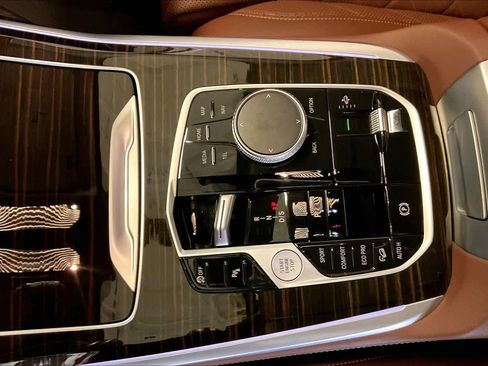 Certified 2023 BMW X7 xDrive40i w/ Premium Package image 16