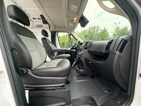Used 2025 RAM ProMaster 2500 w/ Convenience Group FWD image 19