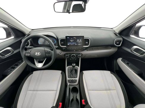 New 2025 Hyundai Venue SEL image 13