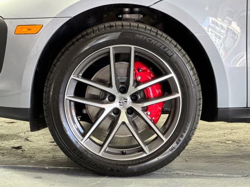 New 2026 Porsche Macan S image 32