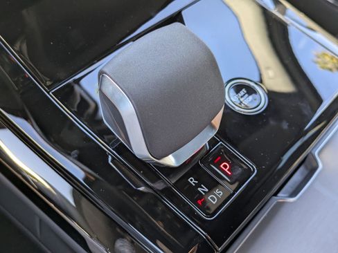 New 2026 Land Rover Range Rover Sport SE image 12