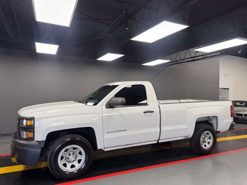 Used 2014 Chevrolet Silverado 1500 W/T w/ Trailering Package image 2