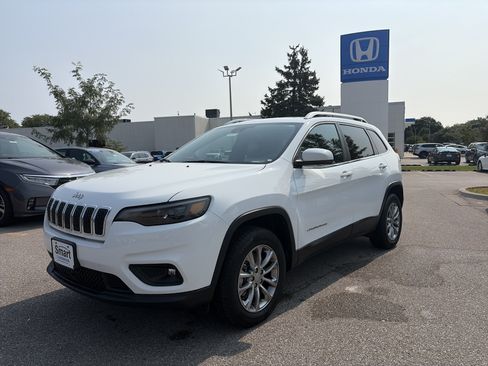 Used 2021 Jeep Cherokee Latitude Plus AWD/4WD image 1