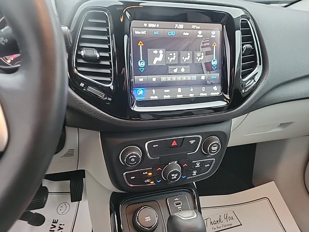 Used 2019 Jeep Compass Limited AWD/4WD image 9