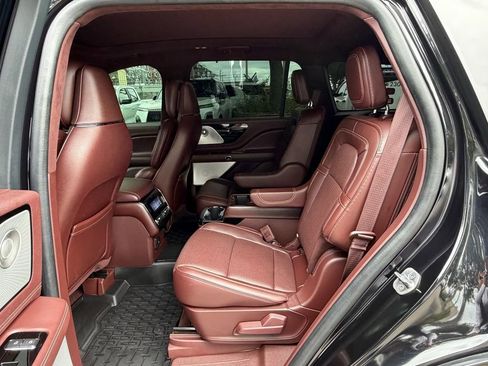 Used 2023 Lincoln Aviator Black Label w/ Jet Package AWD/4WD image 14