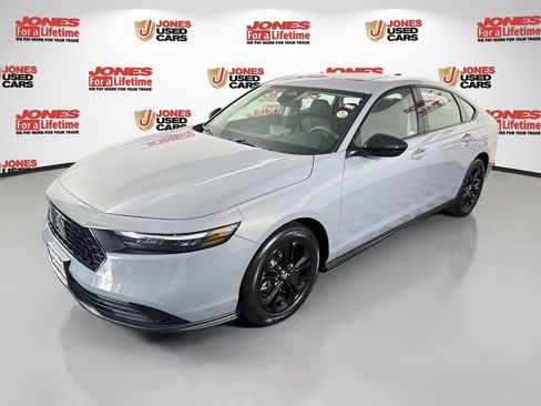 Used 2025 Honda Accord SE image 13