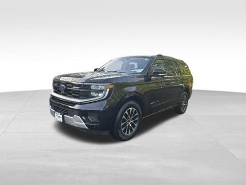 Used 2025 Ford Expedition Platinum AWD/4WD image 2