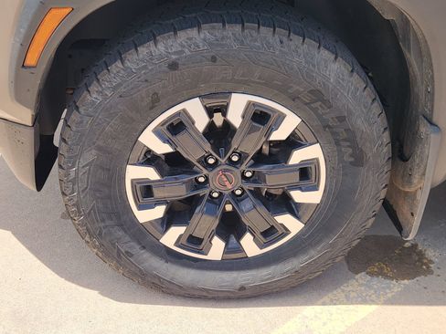 Used 2022 Nissan Frontier Pro-X RWD image 14