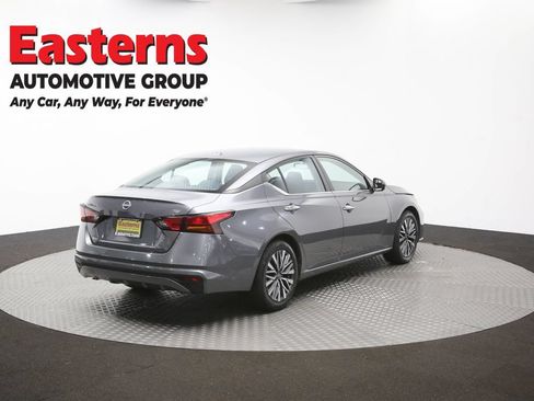 Used 2024 Nissan Altima 2.5 SV FWD image 40