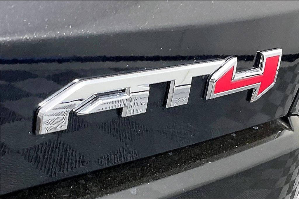 New 2027 GMC Terrain AT4 w/ Convenience Package III AWD/4WD image 10