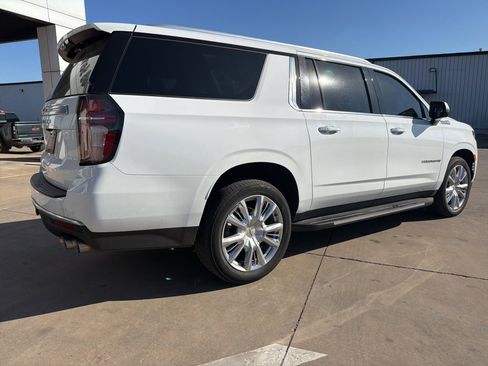Used 2021 Chevrolet Suburban High Country image 3