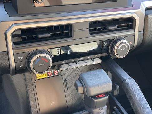 Certified 2025 Toyota 4Runner TRD Off-Road AWD/4WD image 22
