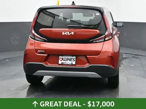 Used 2025 Kia Soul LX w/ LX Technology Package FWD image 11