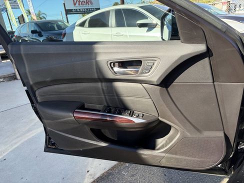 Used 2016 Acura TLX image 5