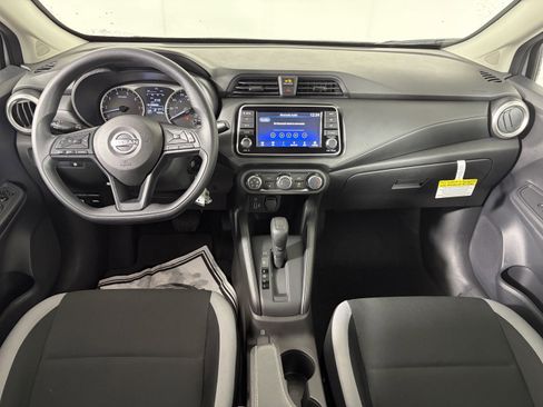 Used 2025 Nissan Versa S w/ Electronics Package FWD image 4