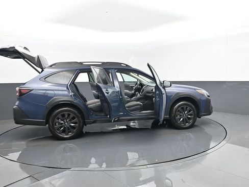 Used 2025 Subaru Outback Onyx Edition image 30