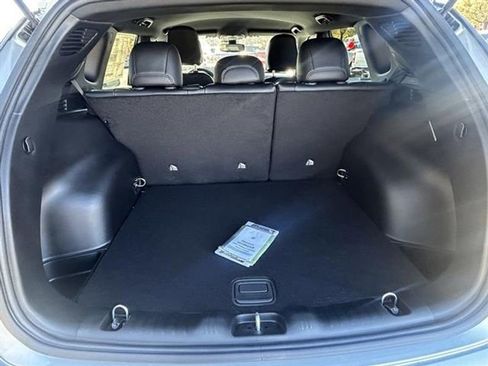 New 2026 Jeep Compass Latitude image 9