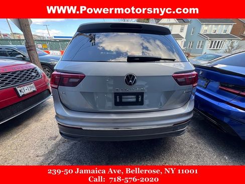 Used 2022 Volkswagen Tiguan SE w/ Panoramic Sunroof Package AWD/4WD image 7