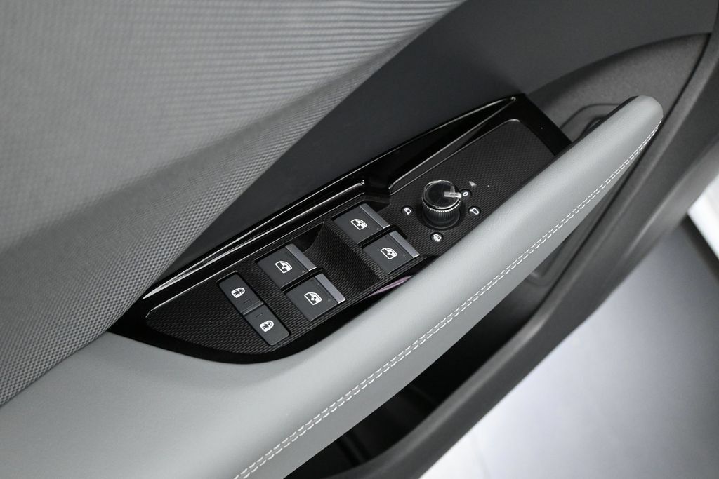 New 2026 Audi Q3 quattro 2.0T AWD/4WD image 6