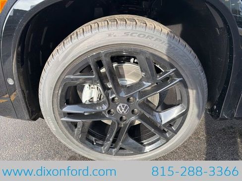 New 2026 Volkswagen Tiguan SE R-Line image 28