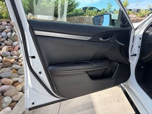 Used 2021 Honda Civic Sport image 12