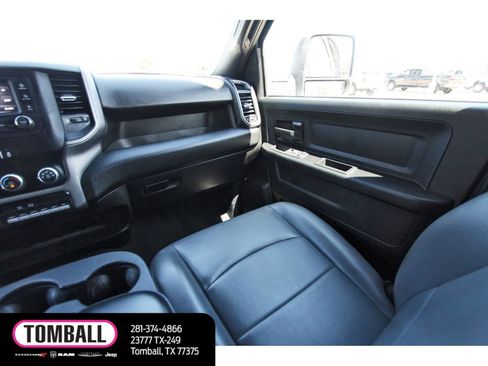 Used 2024 RAM 5500 Tradesman w/ Chrome Appearance Group image 11