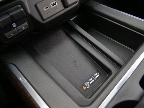 Used 2021 GMC Sierra 3500 Denali w/ Denali Ultimate Package image 17